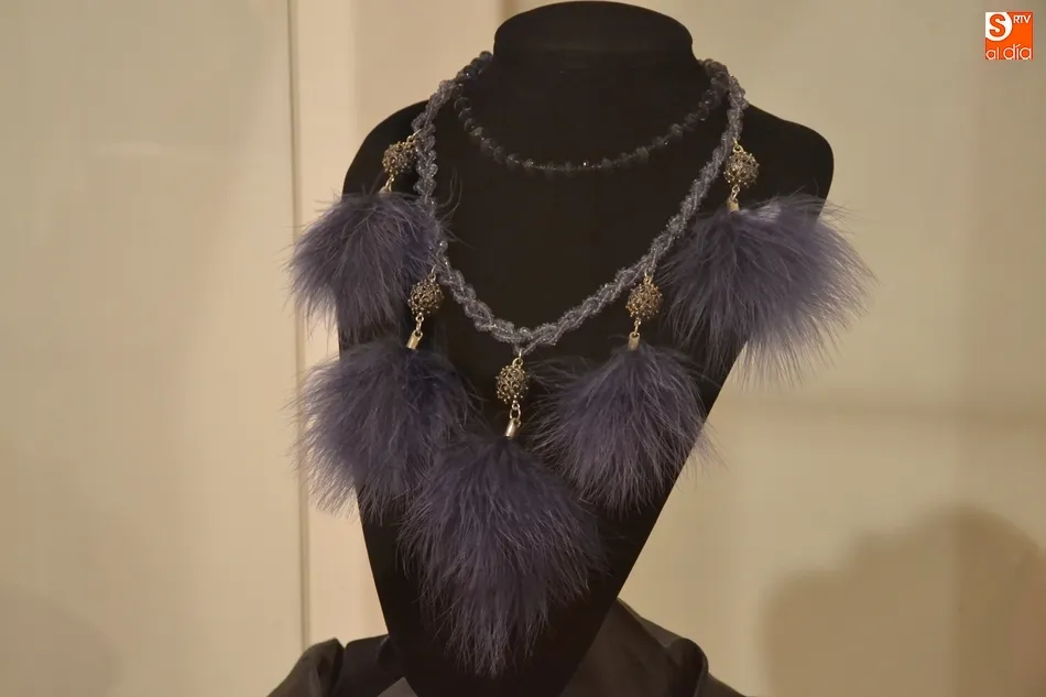 Foto 10 - Inaugurada una exposici&oacute;n de joyas charras para reivindicar la filigrana de la tierra  