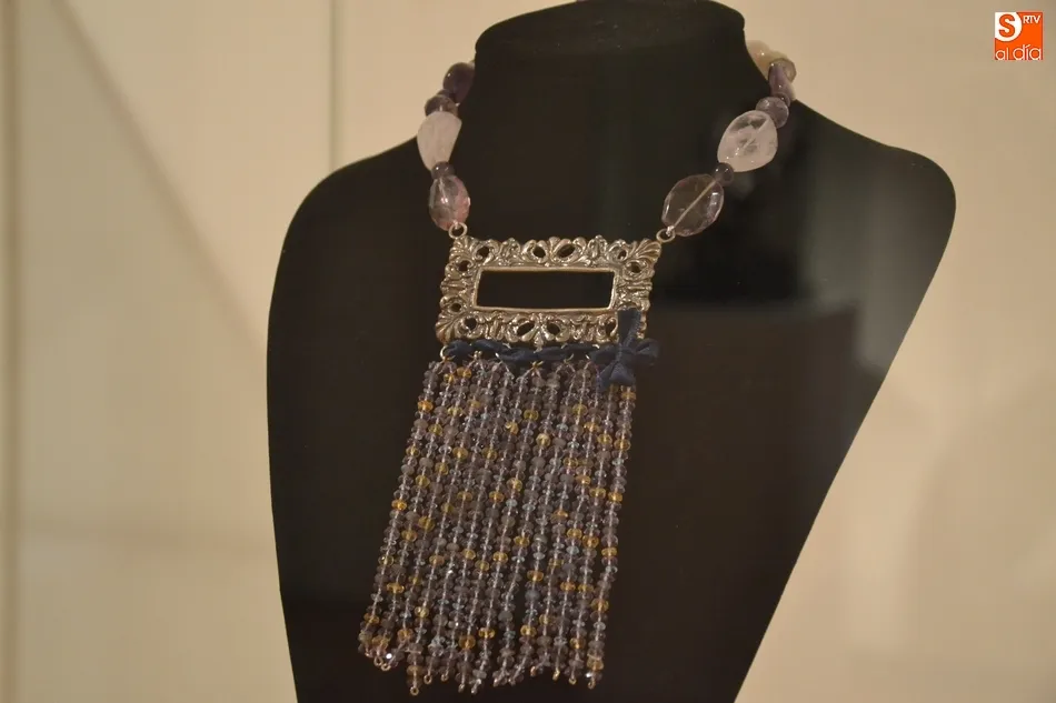 Foto 8 - Inaugurada una exposici&oacute;n de joyas charras para reivindicar la filigrana de la tierra  