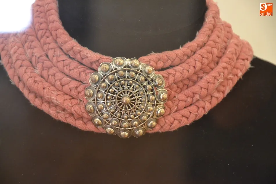 Foto 4 - Inaugurada una exposici&oacute;n de joyas charras para reivindicar la filigrana de la tierra  