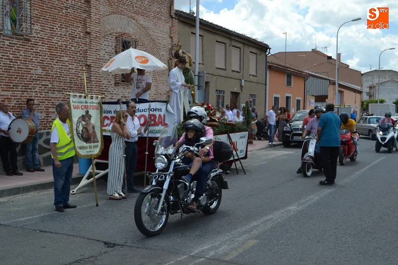 Foto 8 - Decenas de conductores se encomiendan a San Crist&oacute;bal en su d&iacute;a grande