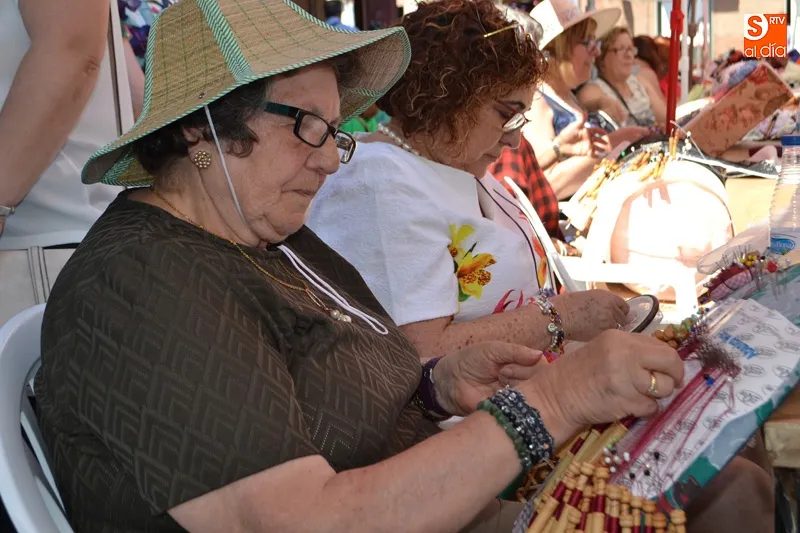 Foto 6 - Pe&ntilde;aranda se convierte en la capital de las encajeras durante su XIV Encuentro