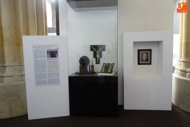 Foto 7 - Los Padres Reparadores inauguran&nbsp;la exposici&oacute;n En el principio  