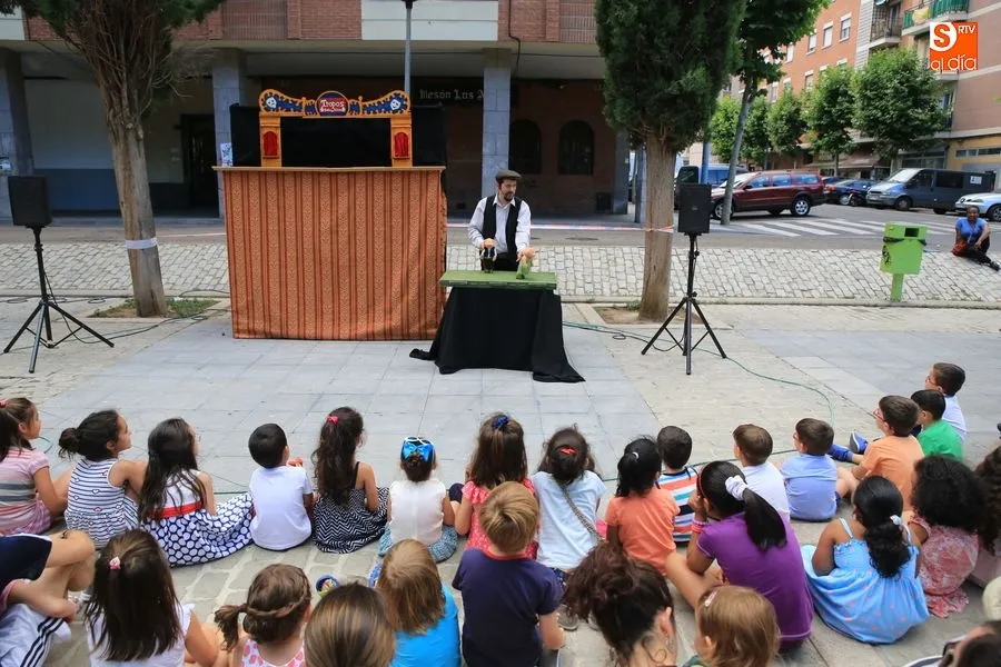 Foto 3 - La compa&ntilde;&iacute;a &lsquo;Tropos&rsquo; acerca al p&uacute;blico salmantino su espect&aacute;culo de t&iacute;teres m&aacute;s original  
