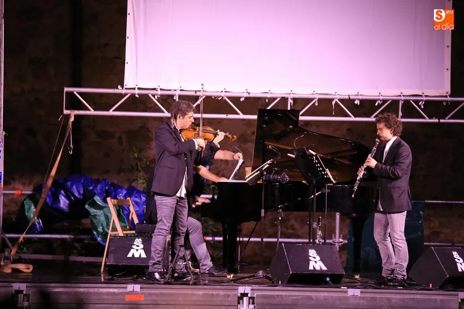 Foto 3 - El Tr&iacute;o Musicalis, diez a&ntilde;os de &eacute;xitos  
