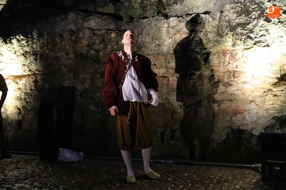 Foto 11 - La Cueva de Salamanca inicia sus visitas teatralizadas con el grupo Colleja  