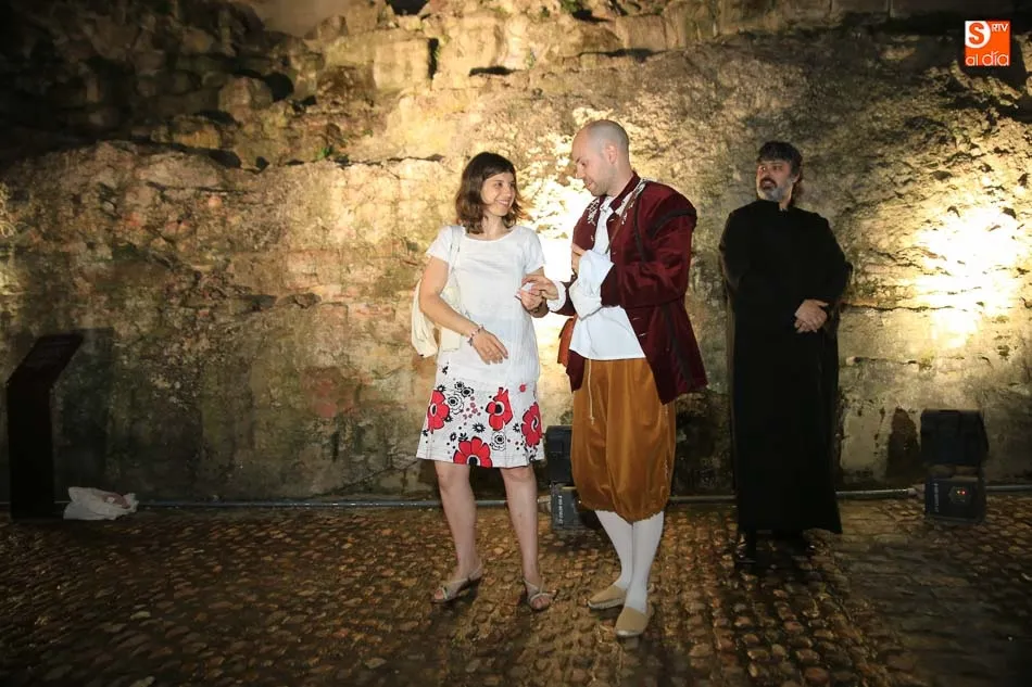 Foto 7 - La Cueva de Salamanca inicia sus visitas teatralizadas con el grupo Colleja  