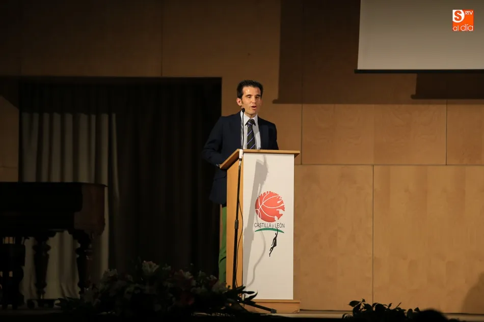 Foto 2 - Salamanca rinde homenaje al deporte con&nbsp;la XX Gala de Baloncesto de Castilla y Le&oacute;n  