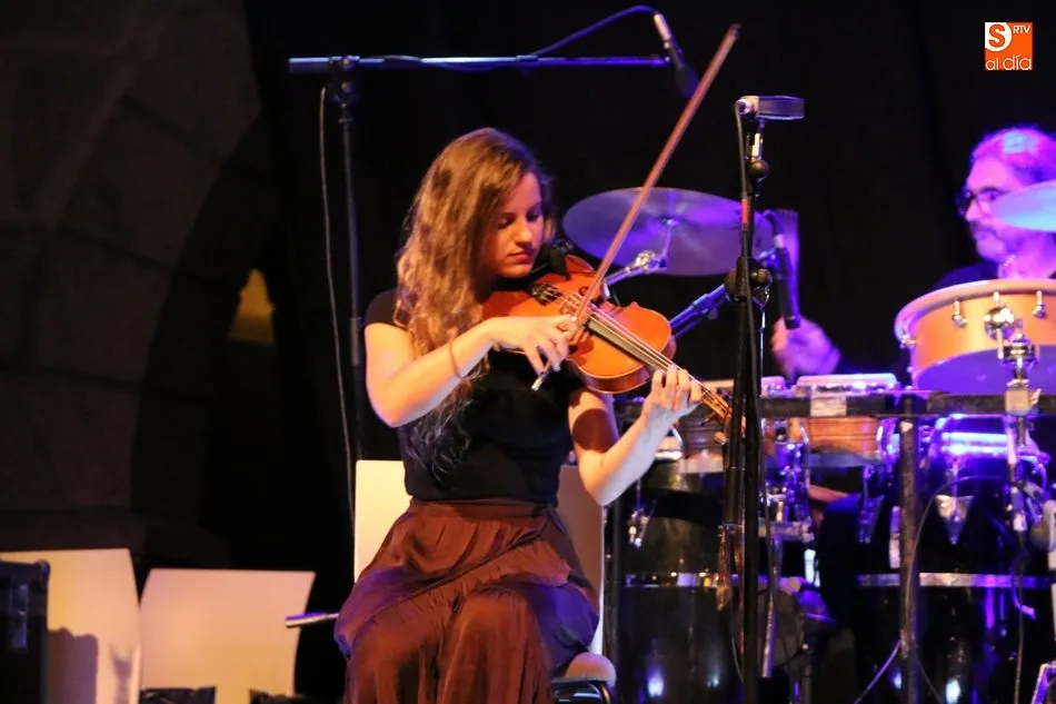 Foto 11 - Luar na Lubre y Zaragata Folk ponen un&nbsp;broche de oro al Burrufolk 2018 en Villarino  
