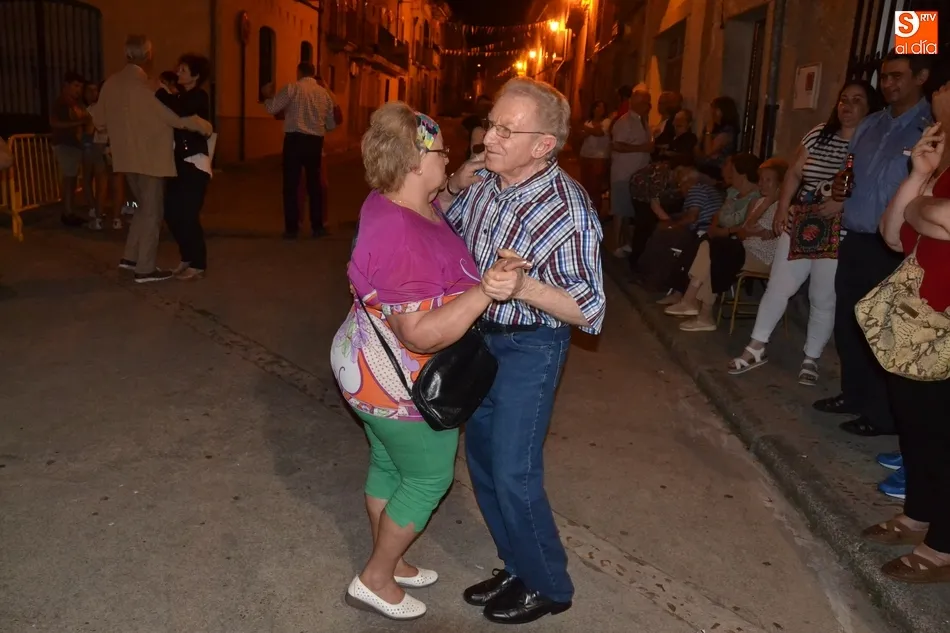 Foto 7 - El barrio de San Andr&eacute;s disfruta de otra larga noche musical  