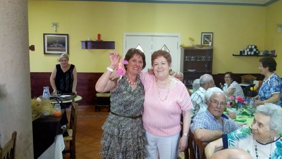 Foto 5 - Encuentro festivo en Roll&aacute;n con la Asociaci&oacute;n de la Tercera Edad Sagrado Coraz&oacute;n