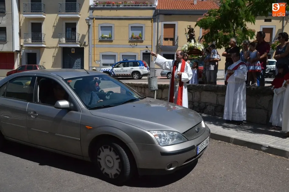 Foto 7 - Cerca de medio centenar de veh&iacute;culos recibe la bendici&oacute;n de San Crist&oacute;bal  
