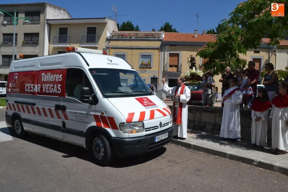 Foto 9 - Cerca de medio centenar de veh&iacute;culos recibe la bendici&oacute;n de San Crist&oacute;bal  