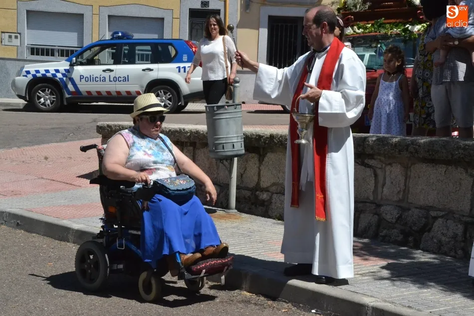 Foto 3 - Cerca de medio centenar de veh&iacute;culos recibe la bendici&oacute;n de San Crist&oacute;bal  
