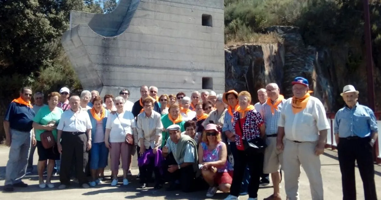 Fieles de la Parroquia de San Cristóbal pasan la tarde sabatina en Río Frío  