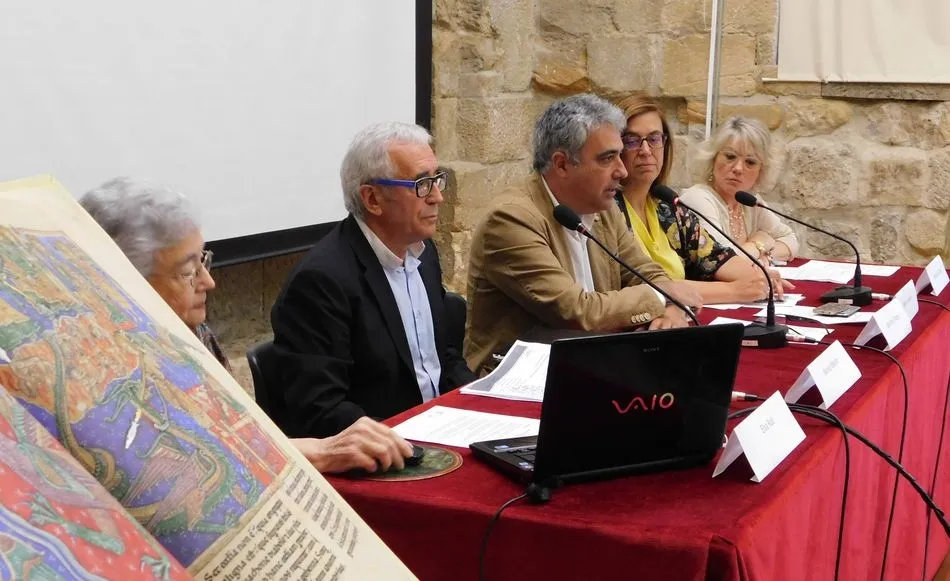 Foto 4 - El monasterio de Santa Mar&iacute;a la Real abre sus puertas a las joyas bibliogr&aacute;ficas de los siglos X...
