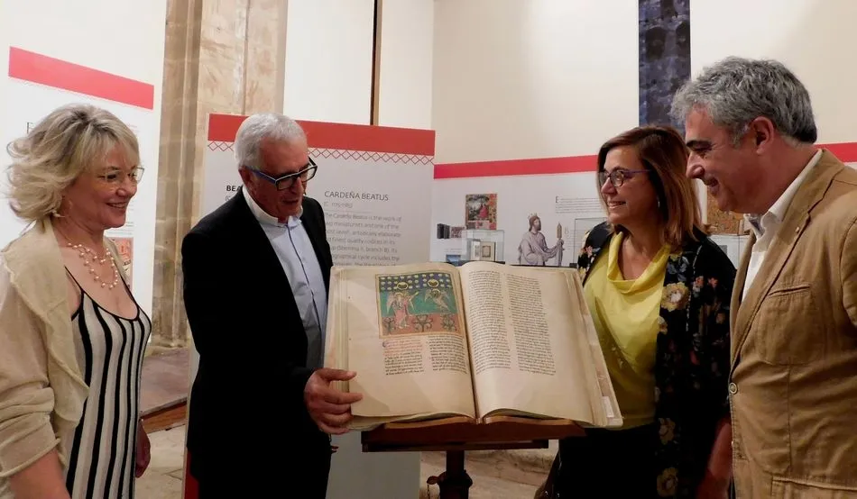 Foto 3 - El monasterio de Santa Mar&iacute;a la Real abre sus puertas a las joyas bibliogr&aacute;ficas de los siglos X...