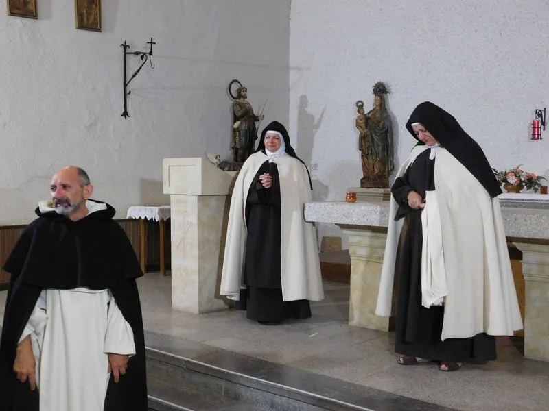 Foto 10 - La luz de Teresa invade los rincones de santo Tom&aacute;s Ap&oacute;stol&nbsp;  