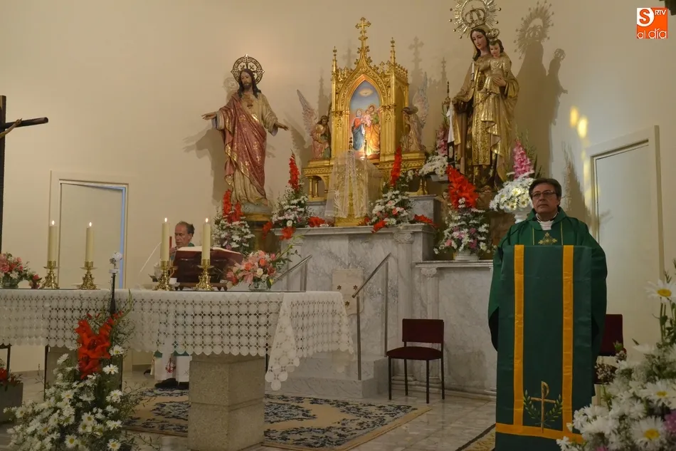 Foto 3 - Ya est&aacute; en marcha la novena en honor a la Virgen del Carmen  