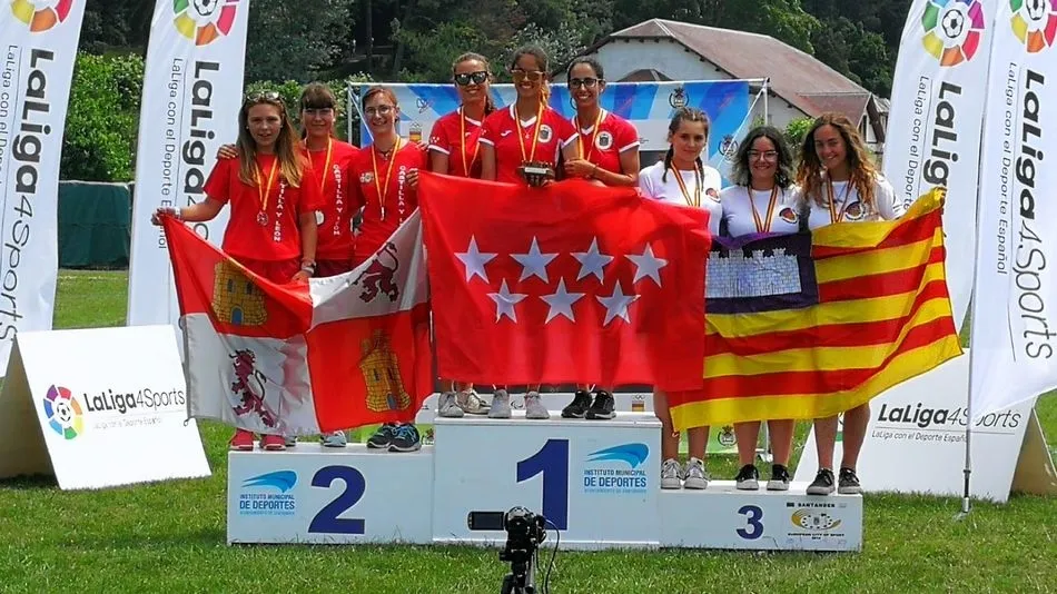 Alba Garrote se proclamó campeona de España de equipos mixtos, representando a Castilla y León  junto al burgalés Pablo Acha.