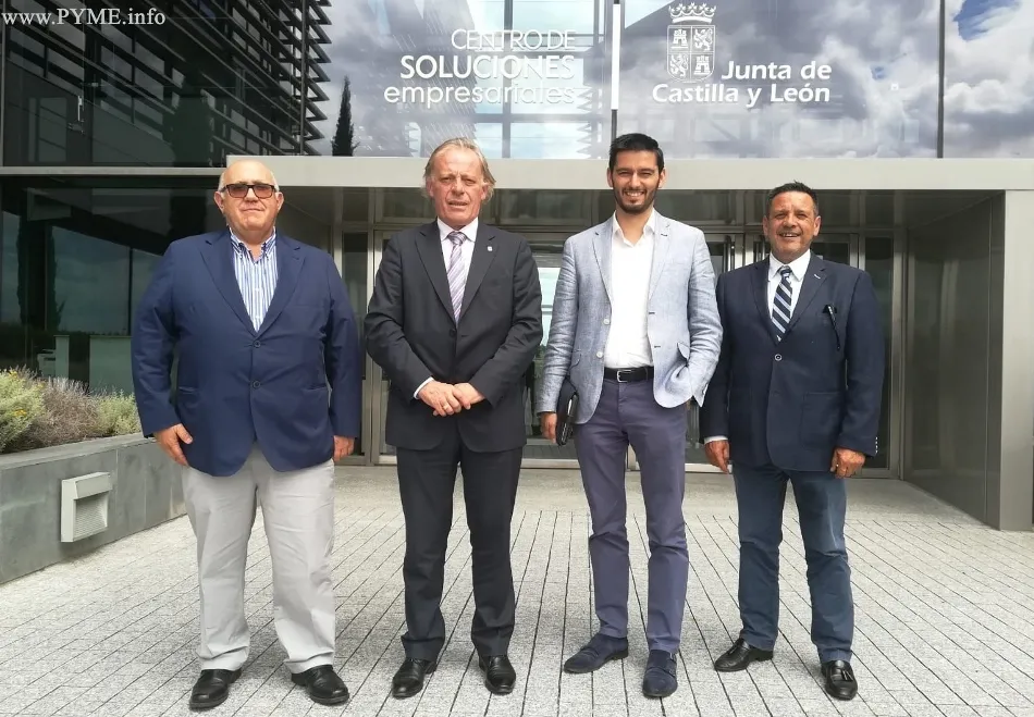 Afecir presenta a la Junta su proyecto para acoger el Congreso de la Confederación de Cascos...