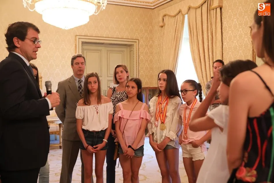Foto 6 - Recepci&oacute;n al Club R&iacute;tmica Salamanca tras una exitosa temporada
