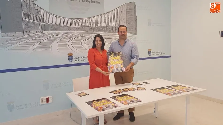 El alcalde de Santa Marta, David Mingo, y la concejala de Fiestas, Silvia González.