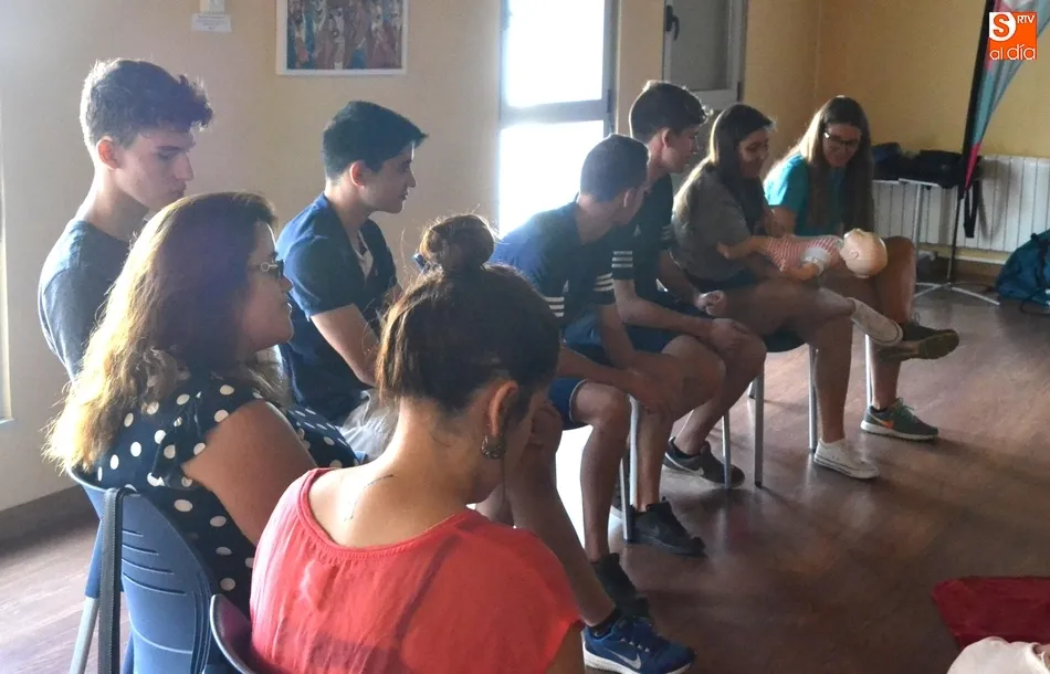 Foto 6 - Un total de 18 j&oacute;venes reciben formaci&oacute;n en primeros auxilios  