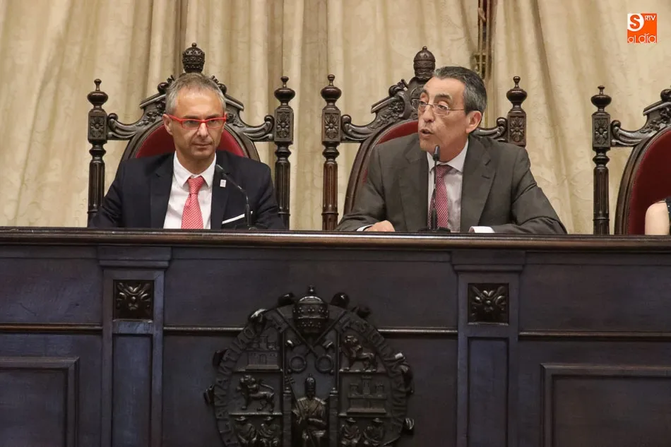 Foto 8 - Reconocimiento a los estudiantes con mejores notas en los ex&aacute;menes de acceso a la Universidad