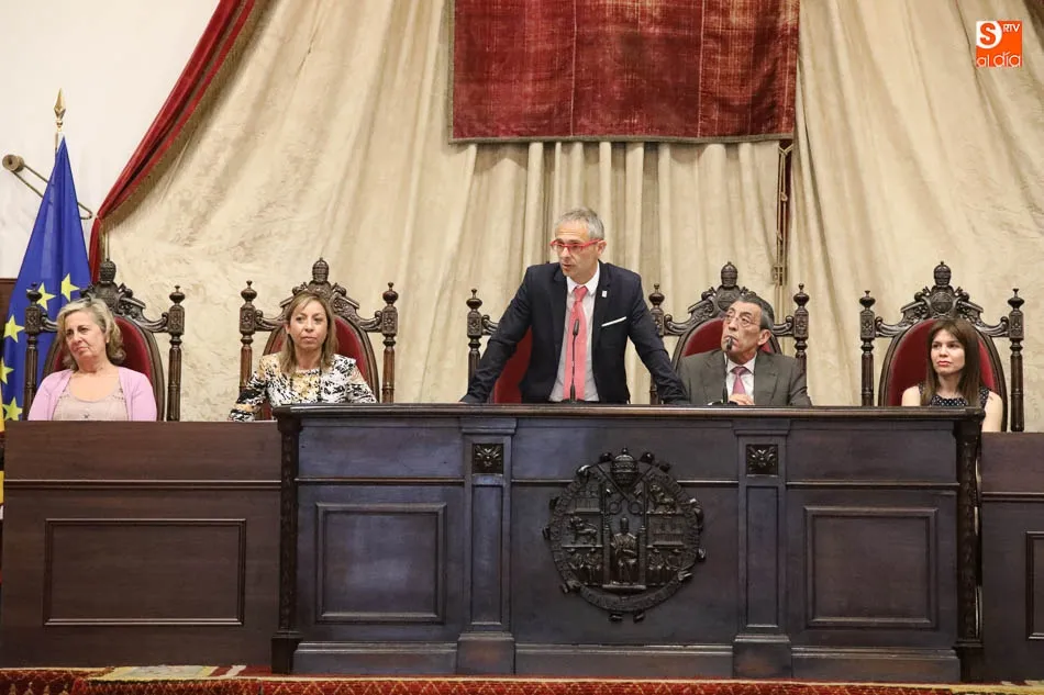 Foto 5 - Reconocimiento a los estudiantes con mejores notas en los ex&aacute;menes de acceso a la Universidad