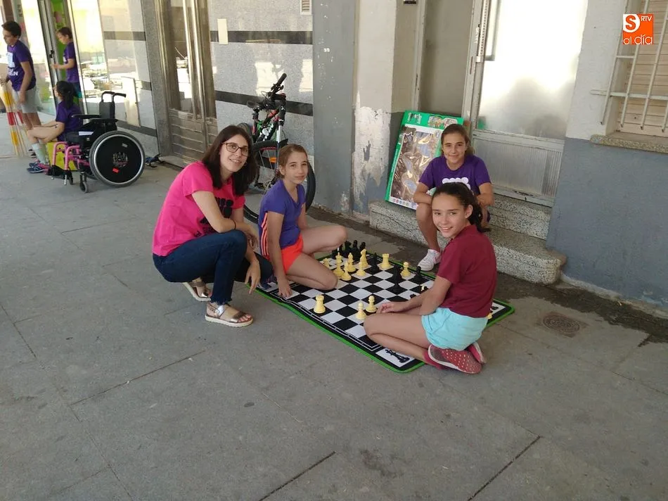 Foto 6 - Las actividades infantiles y juveniles de verano contin&uacute;an adelante en la villa