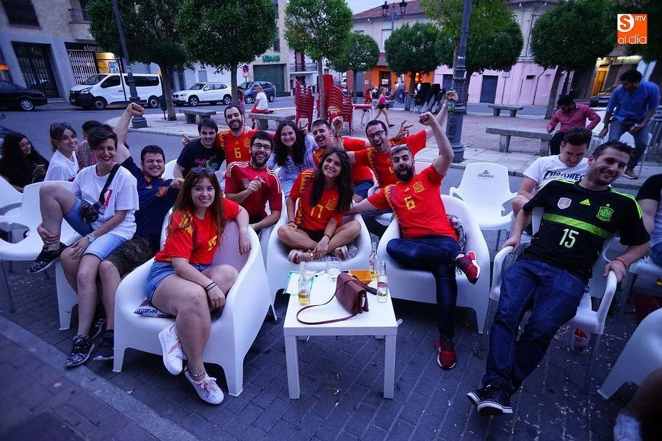 Una de las terrazas participantes durante un partido de España en el Mundial 2018