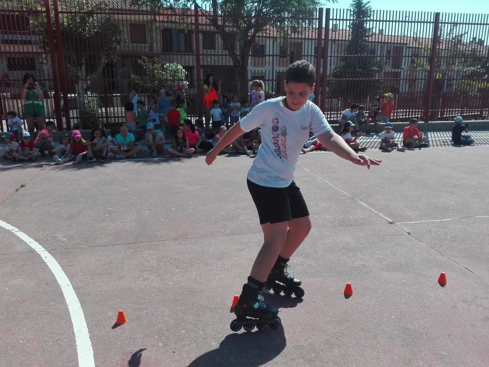 Foto 9 - Los Farinatos Roleros ofrecen una exhibici&oacute;n a los ni&ntilde;os de Conciliamos  