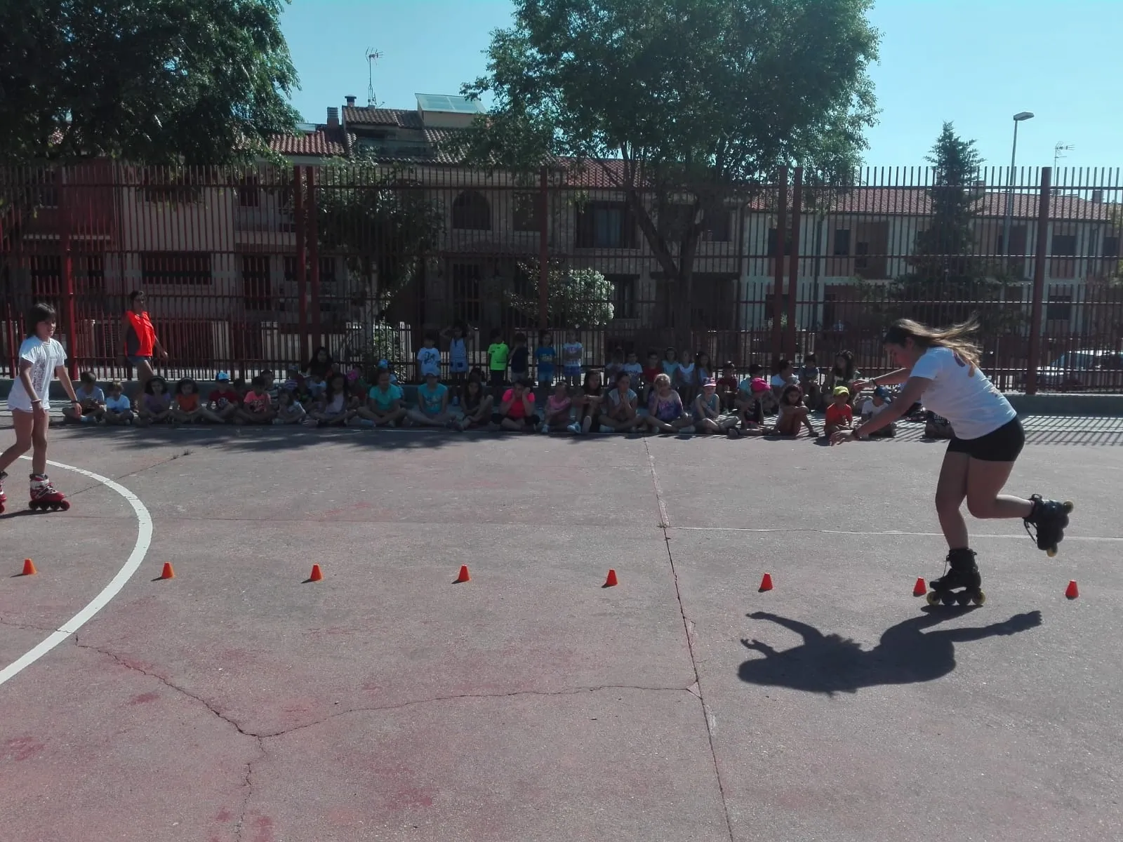 Foto 7 - Los Farinatos Roleros ofrecen una exhibici&oacute;n a los ni&ntilde;os de Conciliamos  