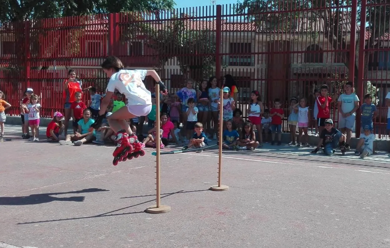 Foto 4 - Los Farinatos Roleros ofrecen una exhibici&oacute;n a los ni&ntilde;os de Conciliamos  