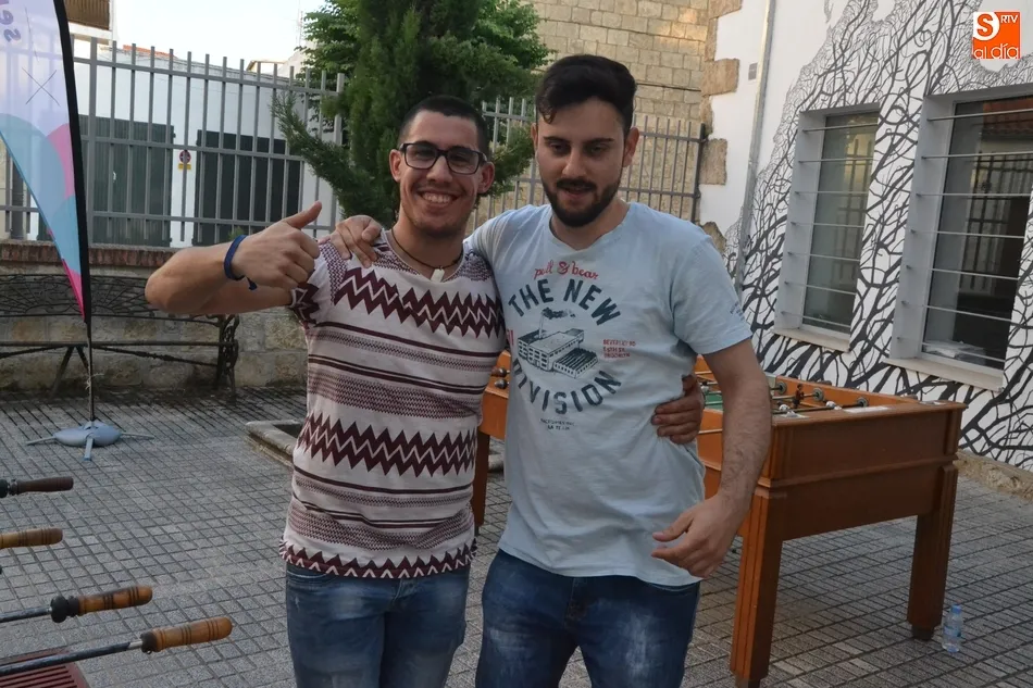 Foto 5 - &lsquo;El Encuentro&rsquo; se adjudica el Torneo de Futbol&iacute;n de la Semana de la Juventud  