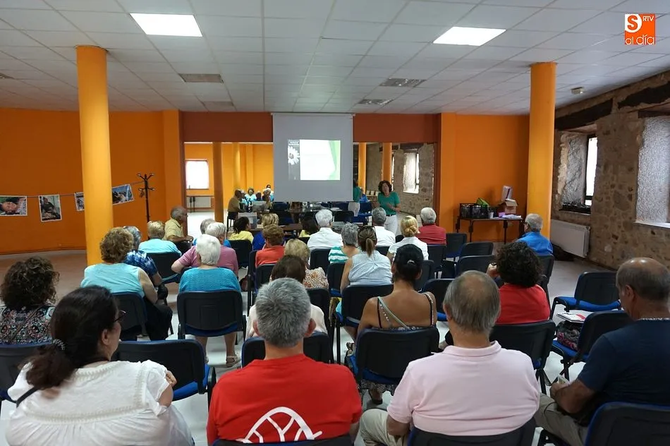 Los asistentes debatieron sobre el origen de la intolerancia y los delitos de odio