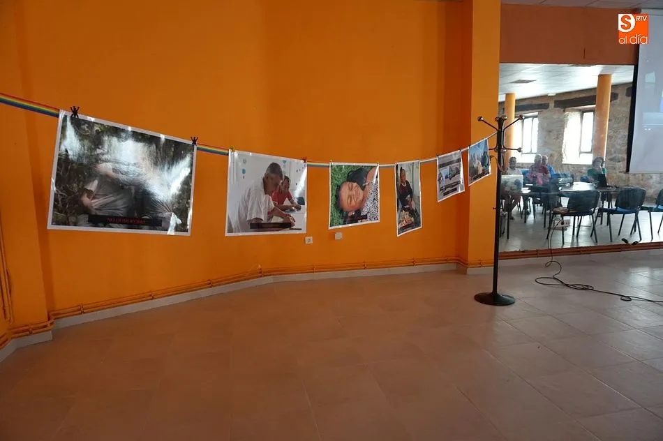 Foto 2 - Linares de Riofr&iacute;o debate sobre los delitos de odio