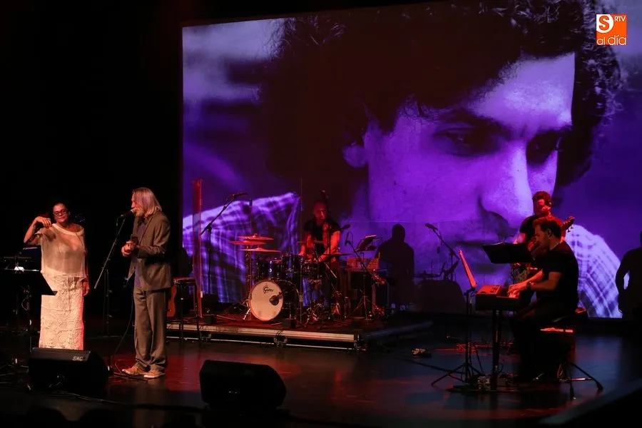 Momento del concierto en el escenario / Foto: Alberto Martín.