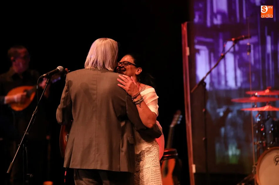Foto 5 - El Teatro Juan del Enzina acerca al p&uacute;blico salmantino un tributo a Carlos Cano  