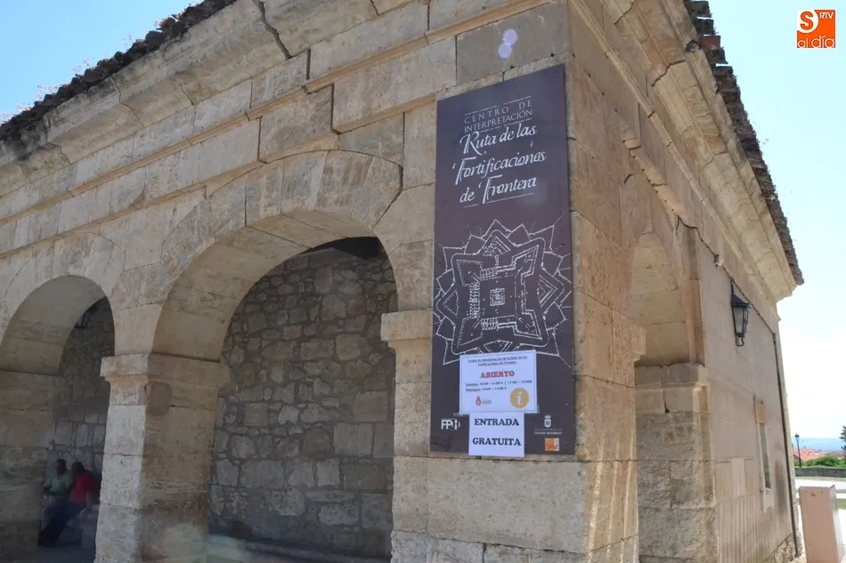 Foto 2 - Abierto el Centro de Interpretaci&oacute;n de la Ruta de las Fortificaciones para &lsquo;festejar&rsquo; el 10 de ...