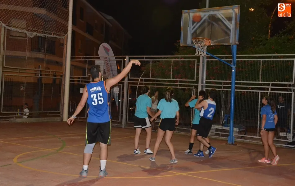 Foto 11 - El Torneo mixto de Streetbasket 3x3 se resuelve por un solo punto a favor de &lsquo;Equipo uno&rsquo;  