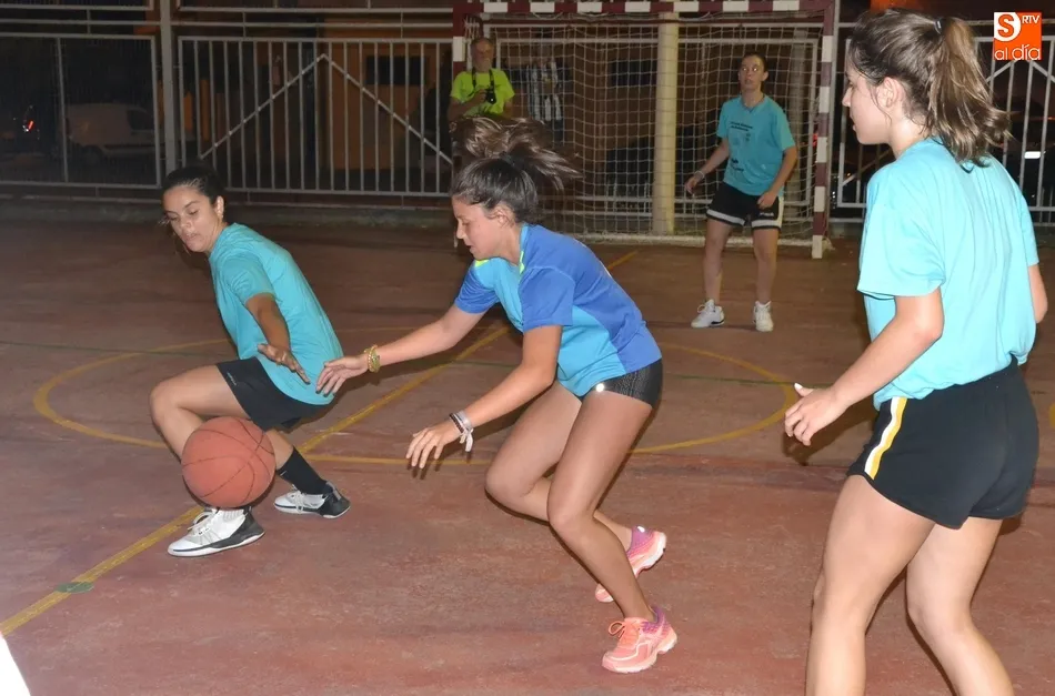 Foto 7 - El Torneo mixto de Streetbasket 3x3 se resuelve por un solo punto a favor de &lsquo;Equipo uno&rsquo;  