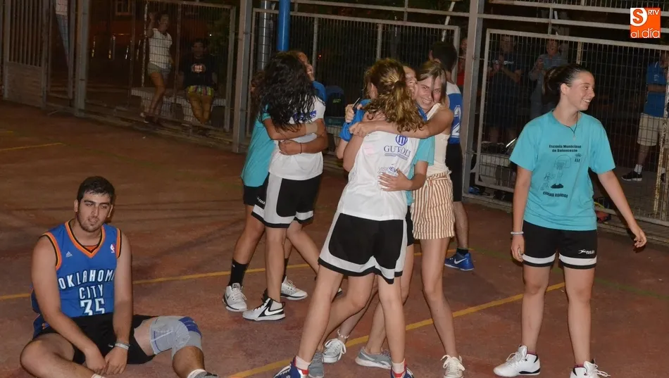 Foto 4 - El Torneo mixto de Streetbasket 3x3 se resuelve por un solo punto a favor de &lsquo;Equipo uno&rsquo;  
