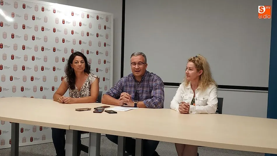 Foto 2 - Las Fiestas del Carmen de Campillo de Salvatierra contar&aacute;n con servicio de autob&uacute;s nocturno