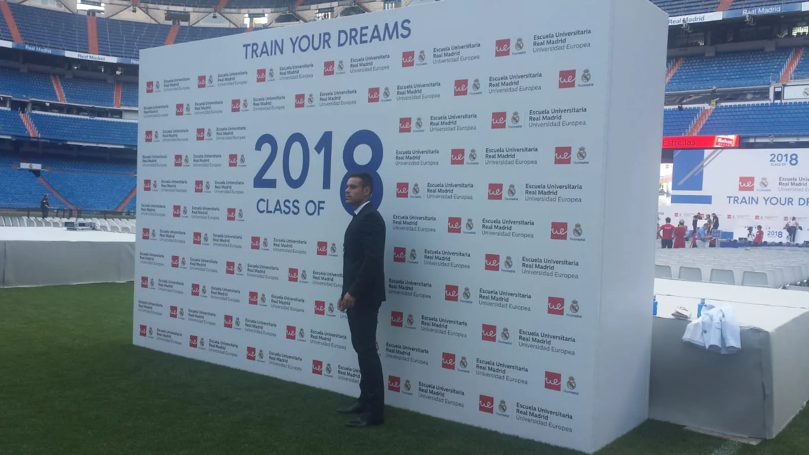 Foto 3 - El joven mirobrigense V&iacute;ctor G&oacute;mez S&aacute;nchez se grad&uacute;a en la Escuela Universitaria Real Madrid  