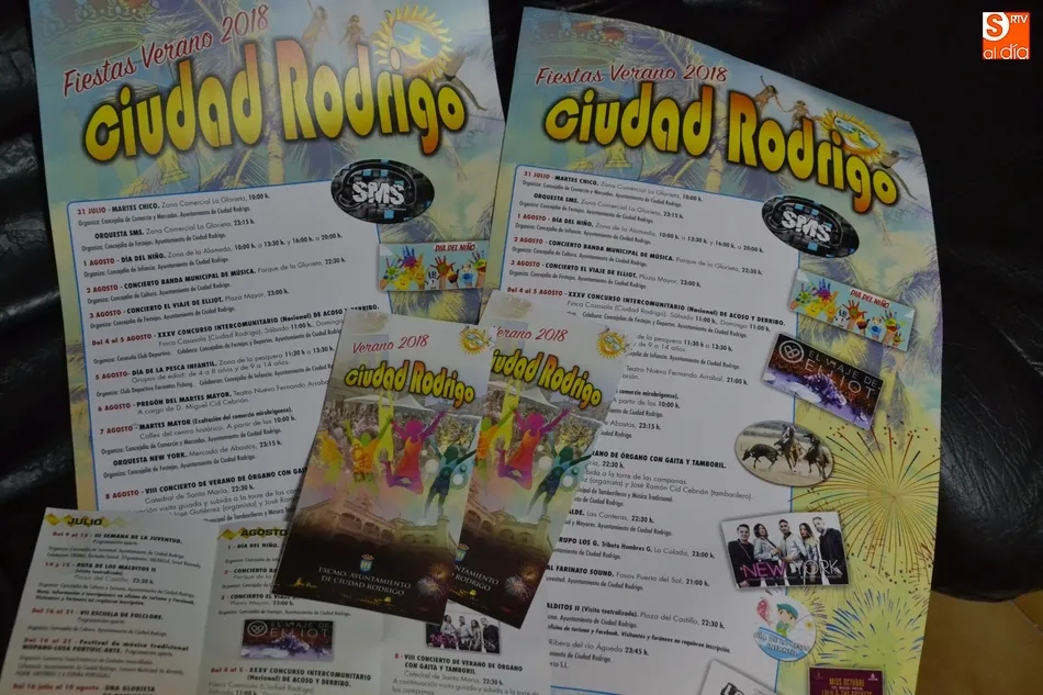 Disponibles los dípticos y carteles con la programación veraniega  
