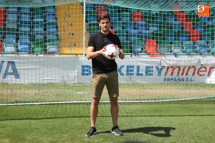 Foto 6 - Pablo Alcolea, un guardameta con garant&iacute;as para el CF Salmantino UDS&nbsp;