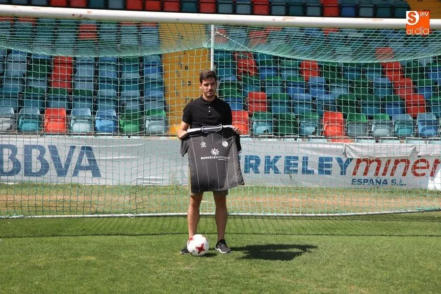 Foto 3 - Pablo Alcolea, un guardameta con garant&iacute;as para el CF Salmantino UDS&nbsp;