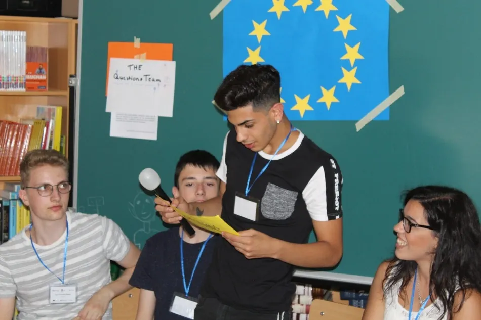 Foto 4 - J&oacute;venes de varios pa&iacute;ses abordan la problem&aacute;tica de las&nbsp;&lsquo;noticias falsas&rsquo; en el &aacute;mbito de...