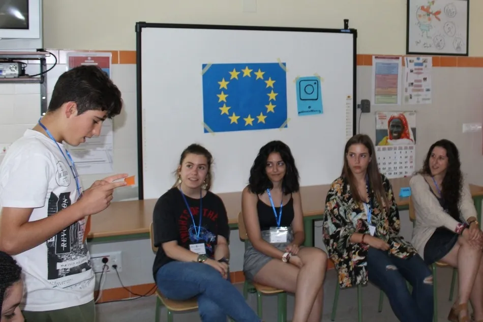 Foto 3 - J&oacute;venes de varios pa&iacute;ses abordan la problem&aacute;tica de las&nbsp;&lsquo;noticias falsas&rsquo; en el &aacute;mbito de...